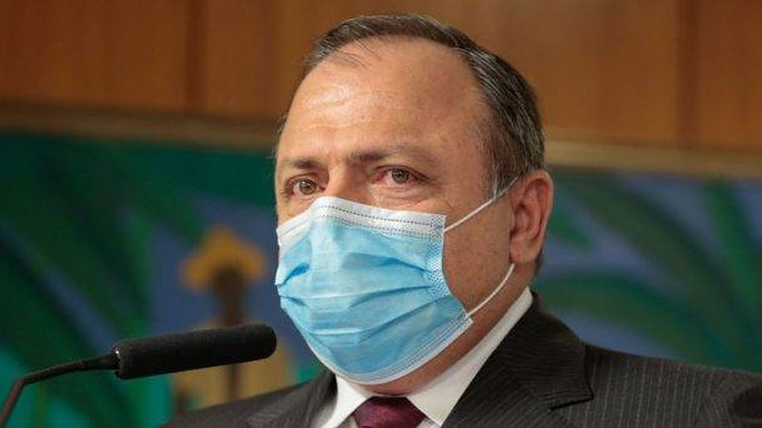 Sem data para início da vacinação, Ministro da Saúde adia reunião com governadores